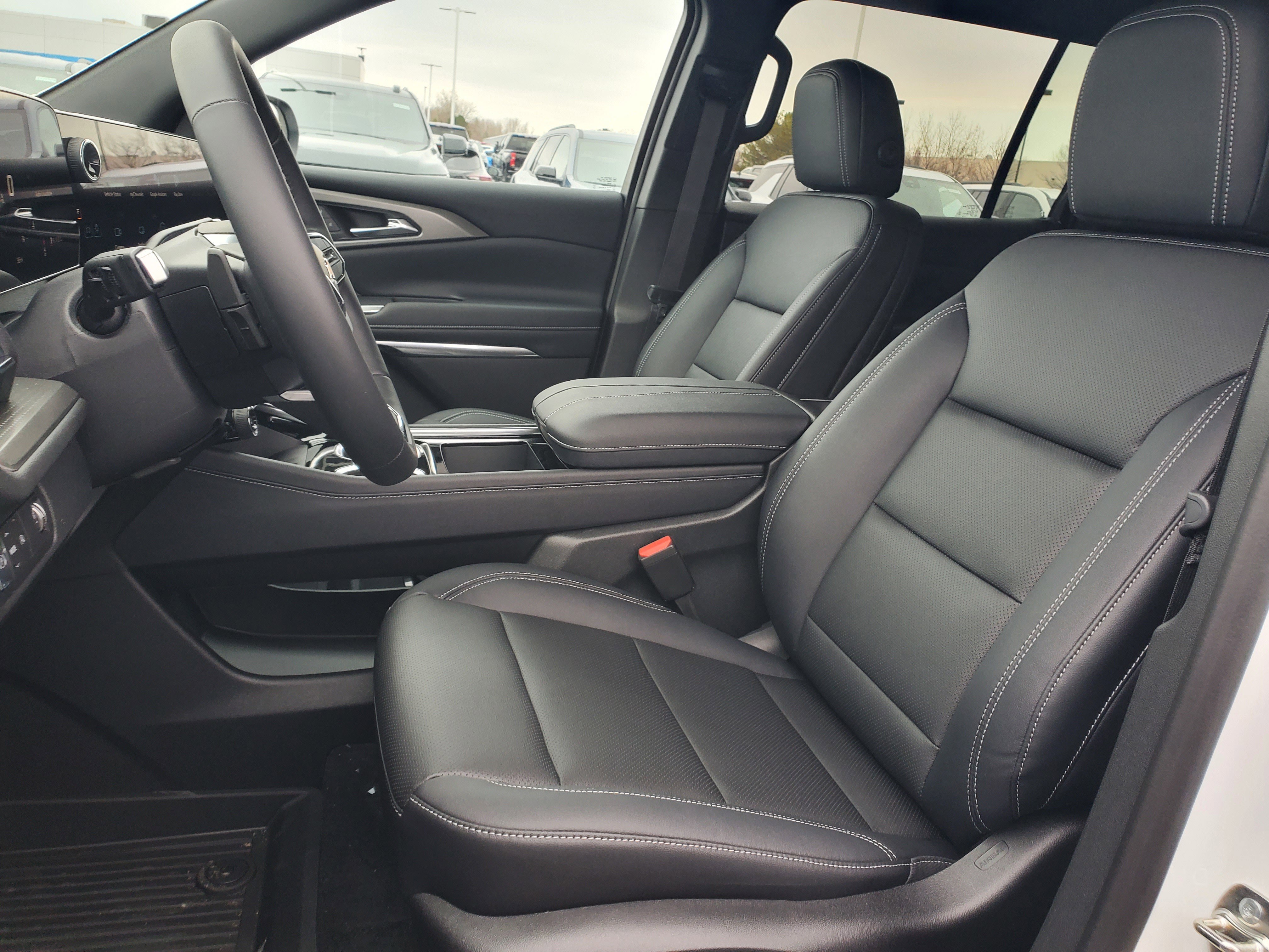 New 2026 Chevrolet Traverse LT w/ Driver Confidence Package FWD image 5