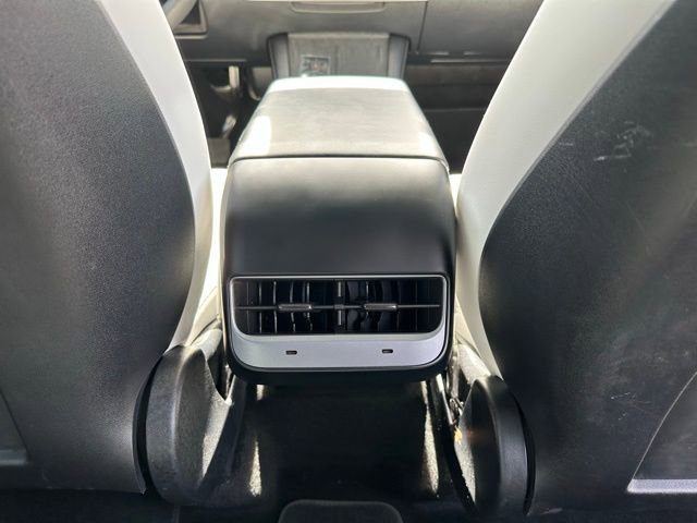 Used 2024 Tesla Model Y Long Range image 31