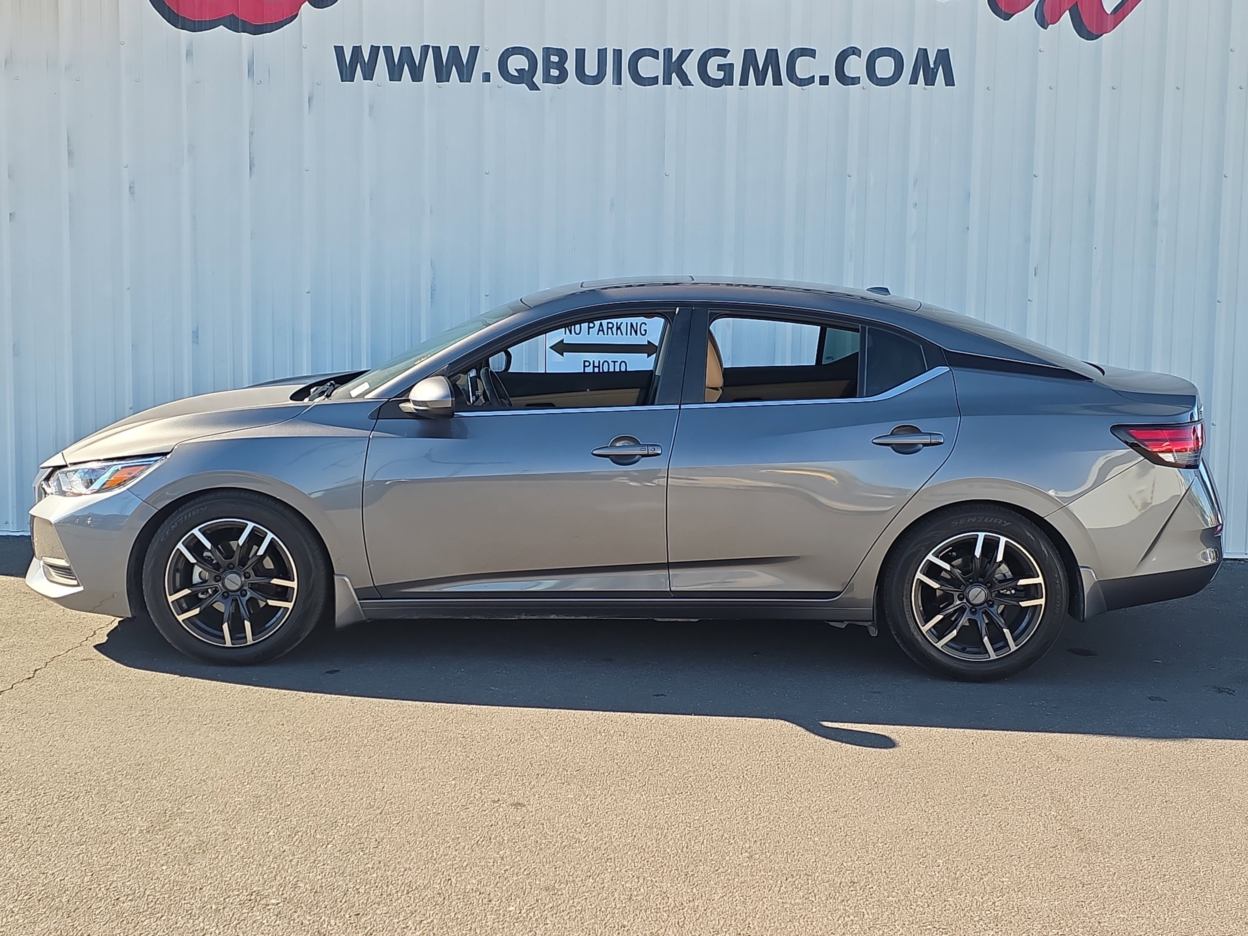 Used 2021 Nissan Sentra SV w/ SV Premium Package image 4