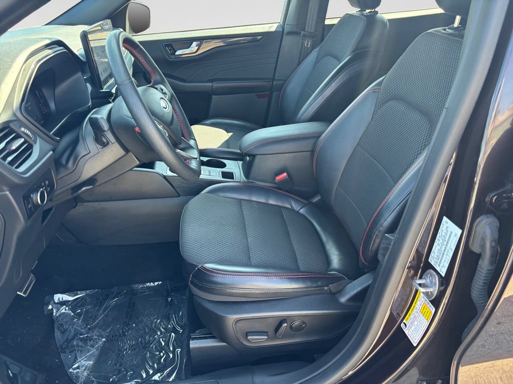Used 2023 Ford Escape ST-Line w/ Tech Pack #1 FWD image 11