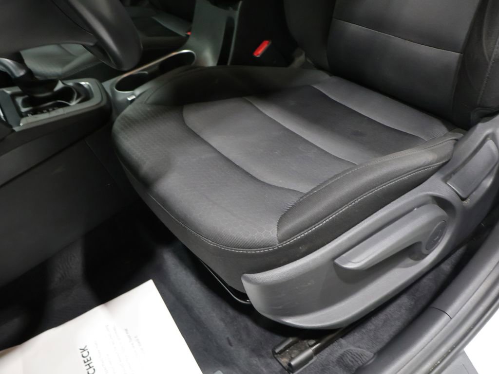 Used 2018 Hyundai Elantra Value Edition FWD image 12