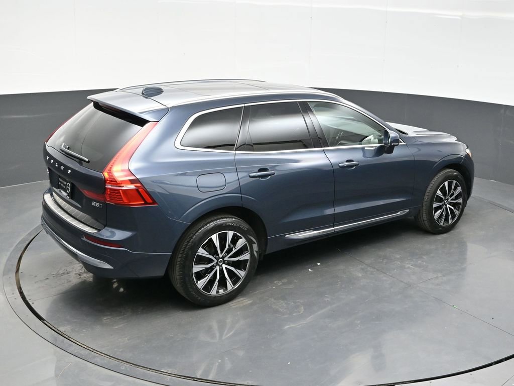 Used 2023 Volvo XC60 B5 Plus image 34