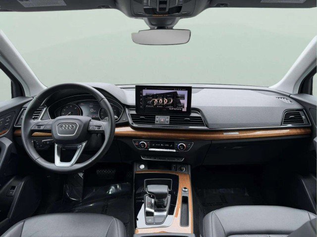 Certified 2023 Audi Q5 2.0T Premium w/ Convenience Package AWD/4WD image 9