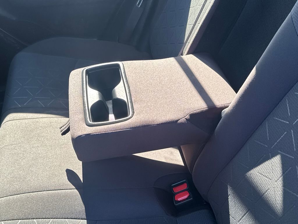 Used 2023 Toyota RAV4 AWD Hybrid image 34