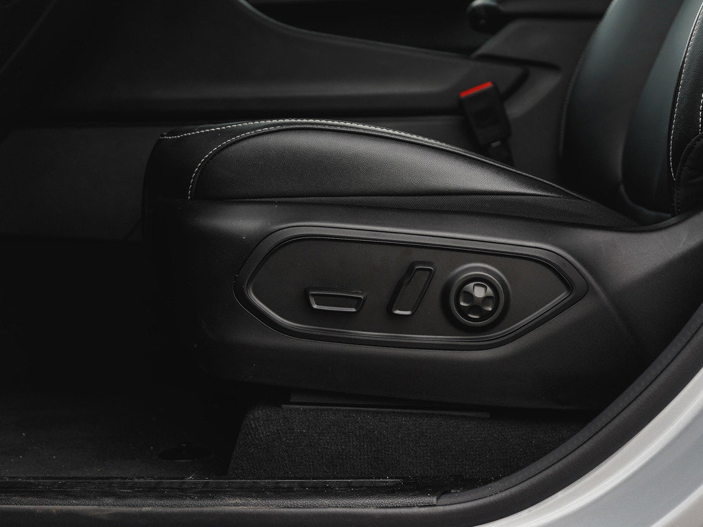 New 2025 Jeep Grand Cherokee Limited image 17