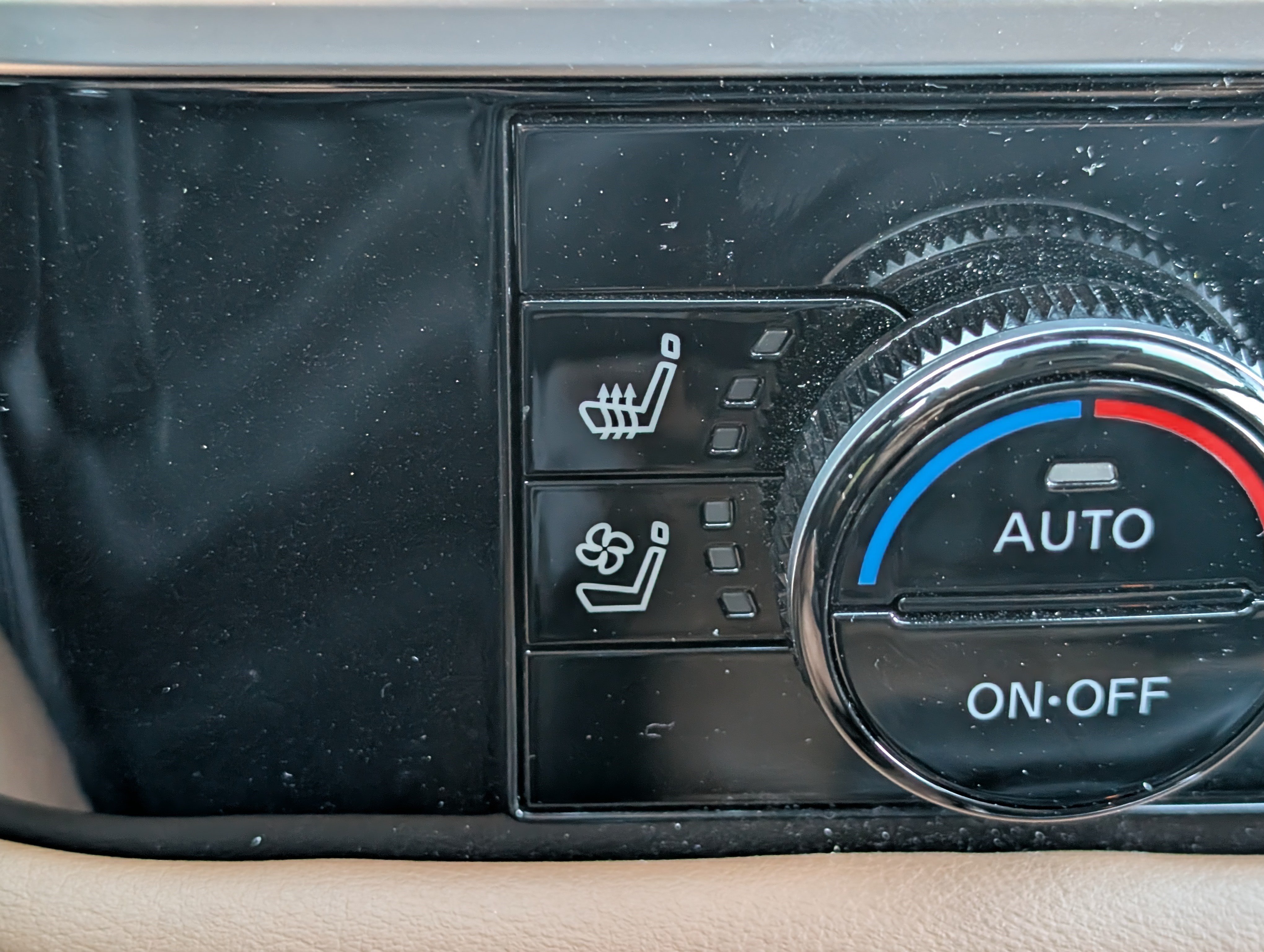 Used 2025 Nissan Pathfinder Platinum FWD image 34