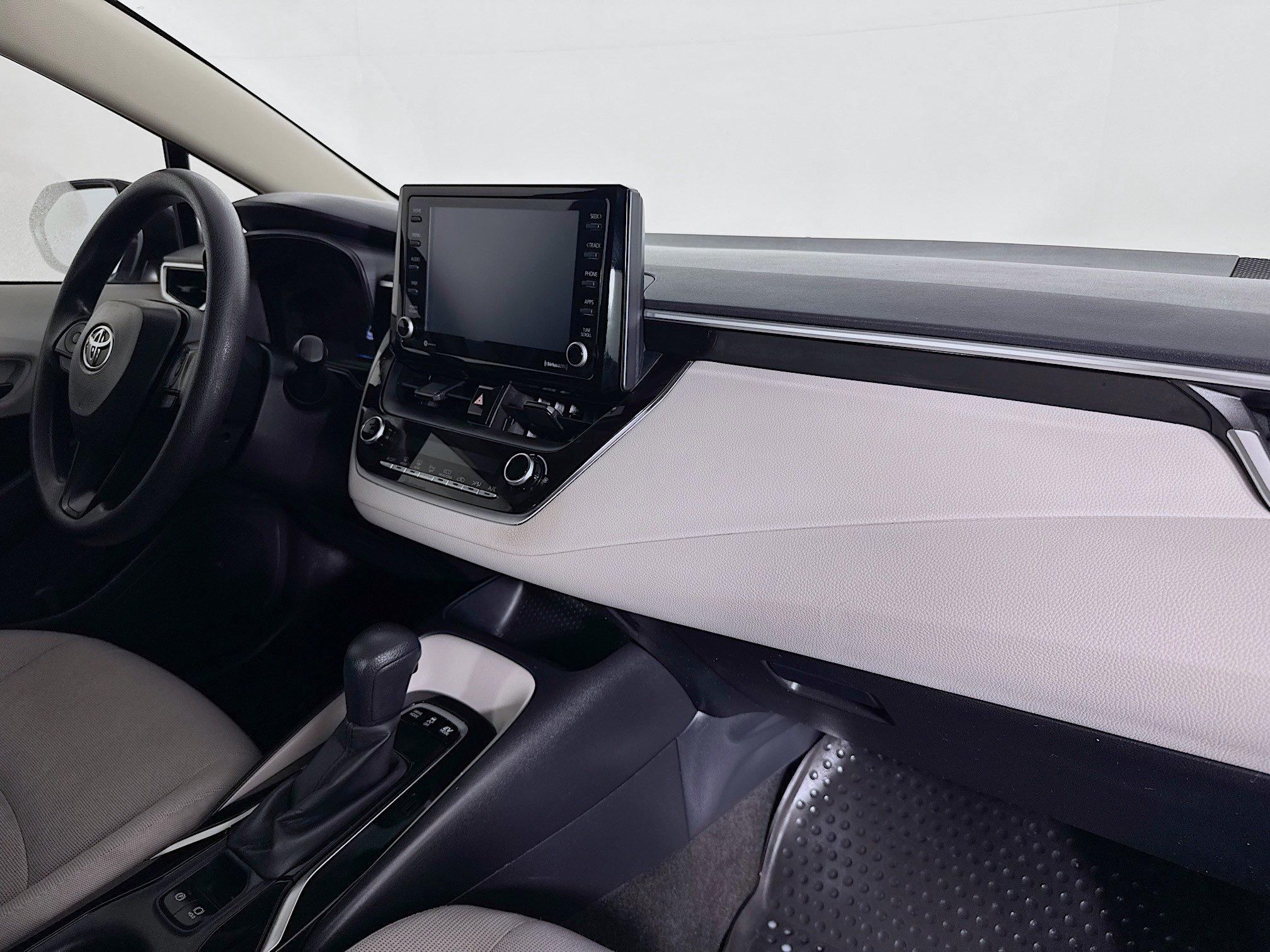 Used 2022 Toyota Corolla LE FWD image 28