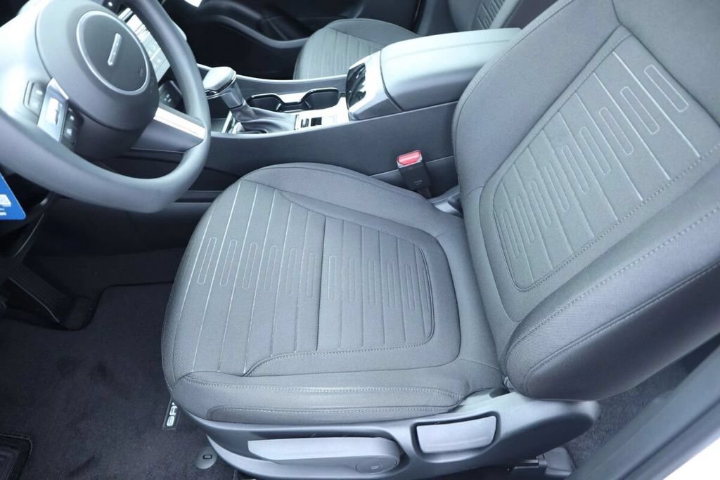 Certified 2025 Hyundai Santa Cruz SE AWD/4WD image 9