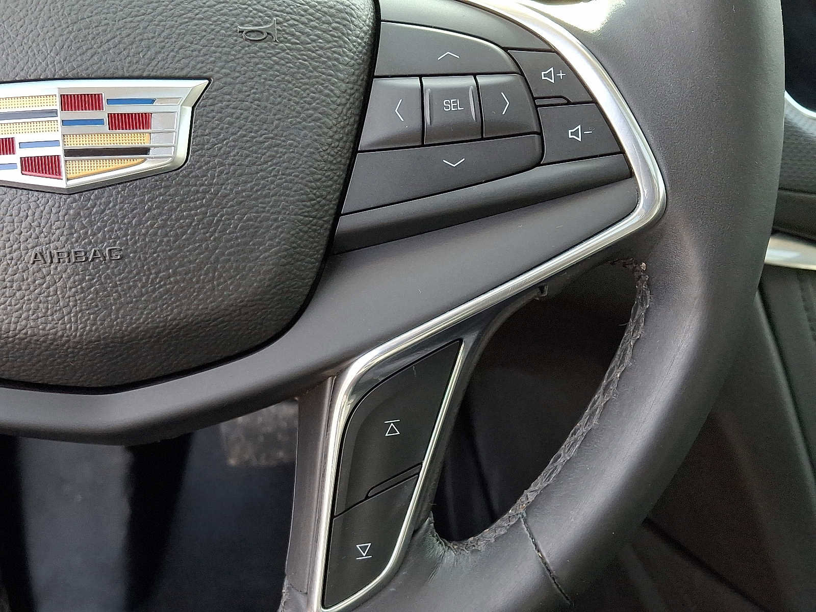 Used 2017 Cadillac XT5 Luxury w/ Driver Awareness Package image 23