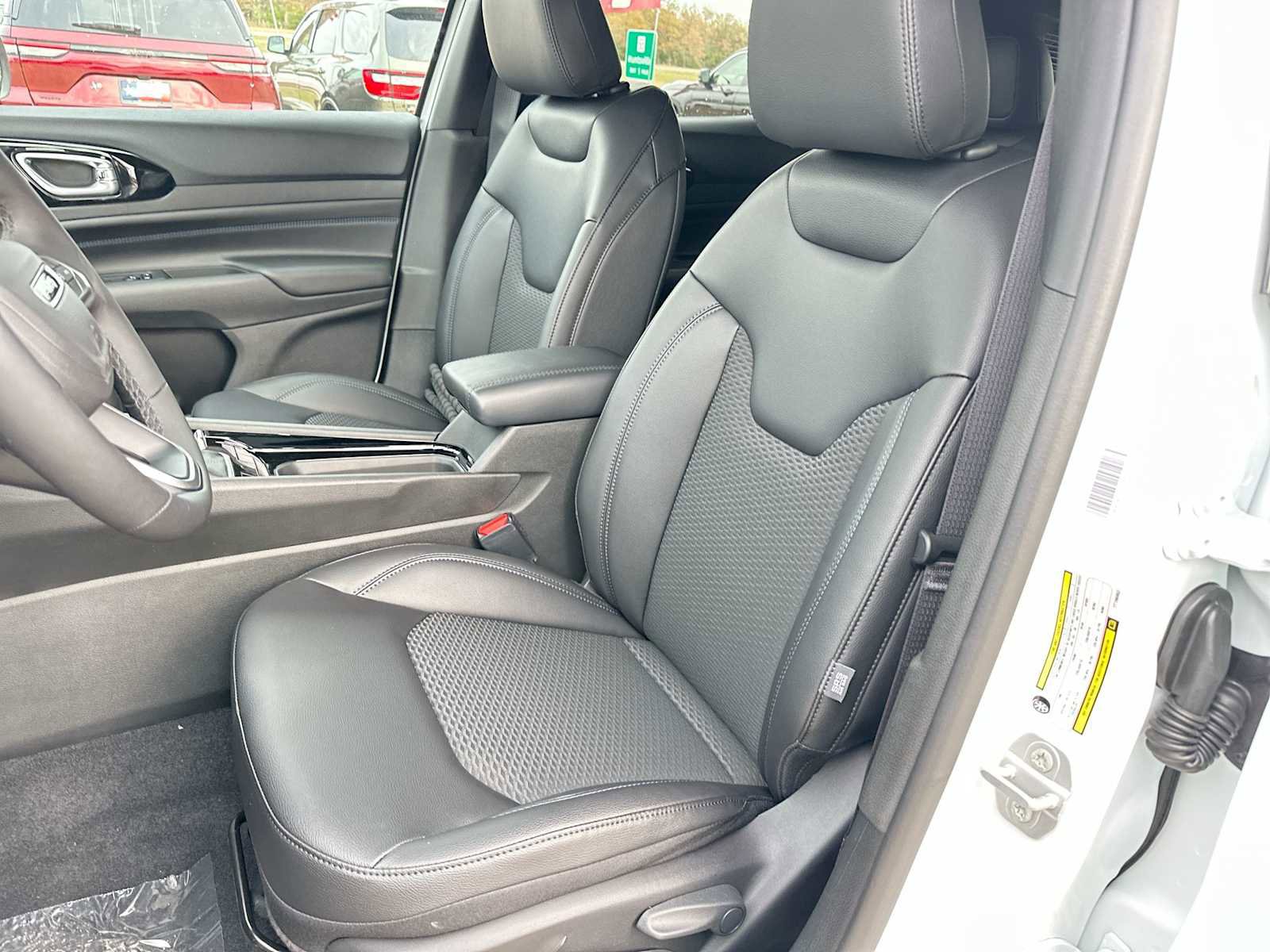 New 2026 Jeep Compass Latitude image 17