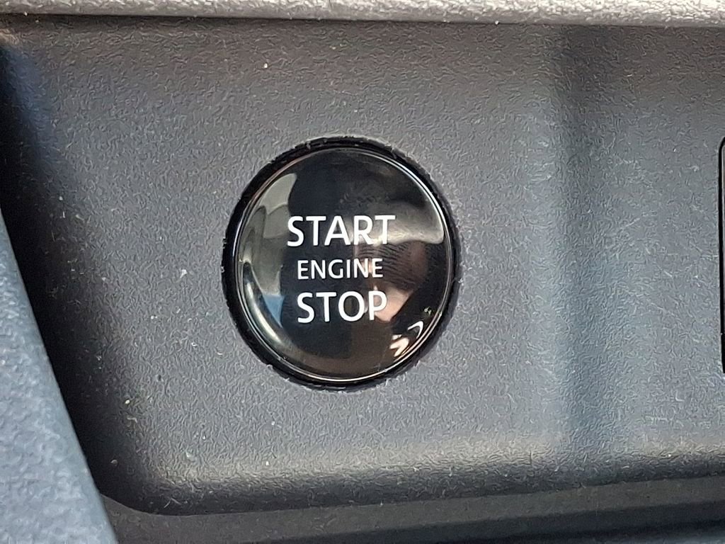 Used 2024 Nissan Rogue S AWD/4WD image 24