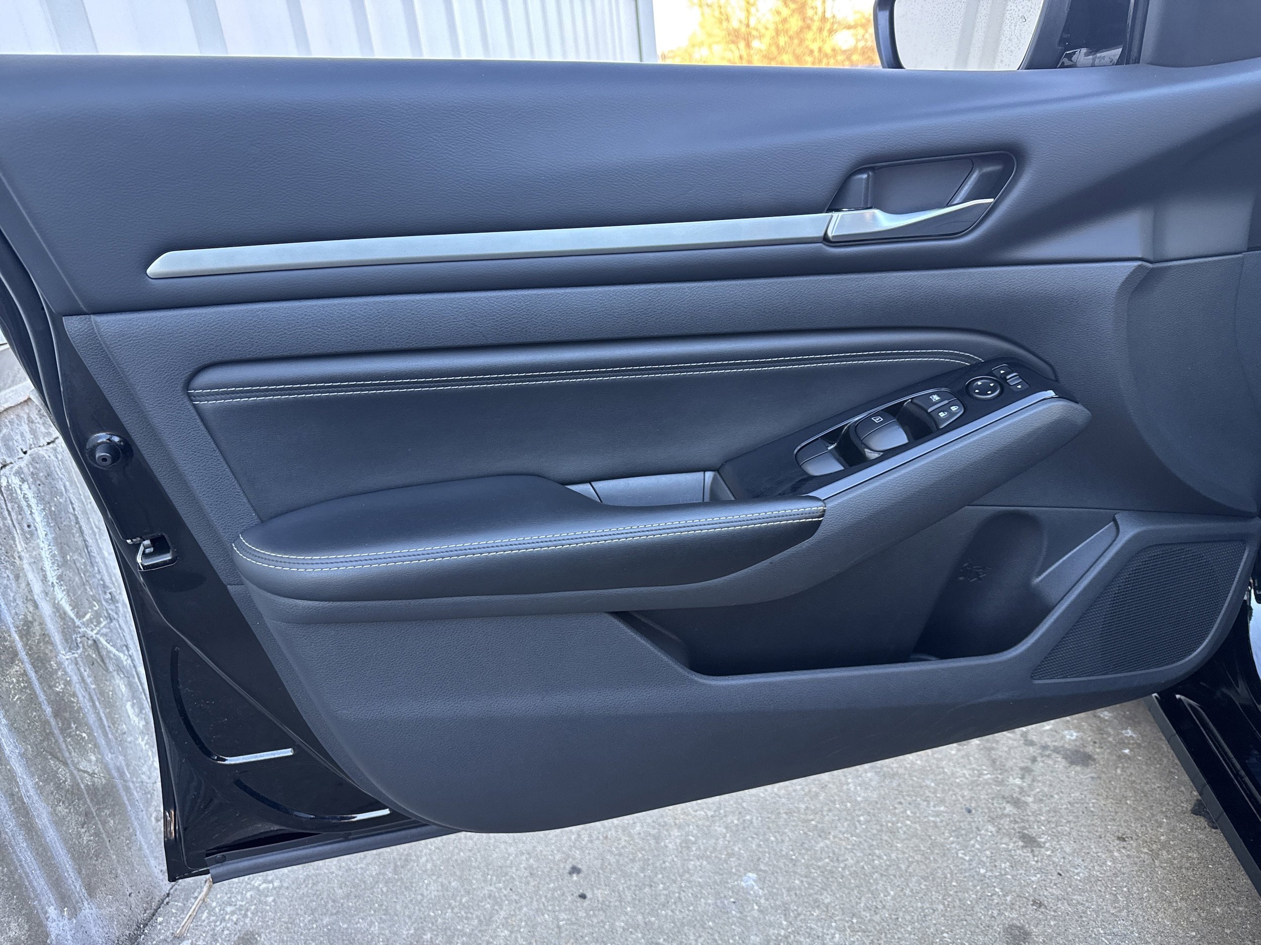 Used 2023 Nissan Altima 2.5 SL FWD image 7