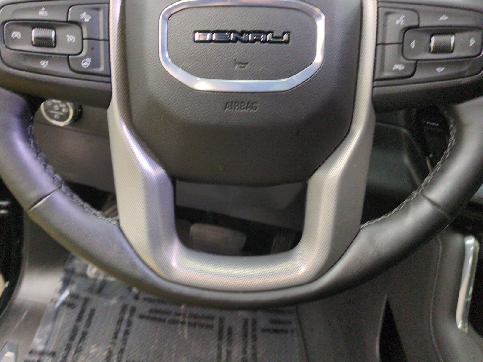 Used 2025 GMC Sierra 1500 Denali w/ Denali Reserve Package AWD/4WD image 15