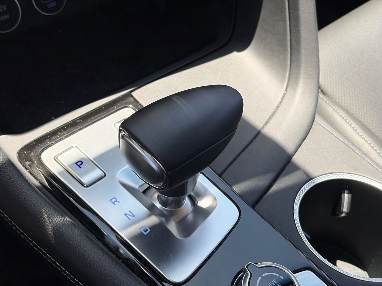 Used 2025 Genesis G70 2.5T AWD/4WD image 7