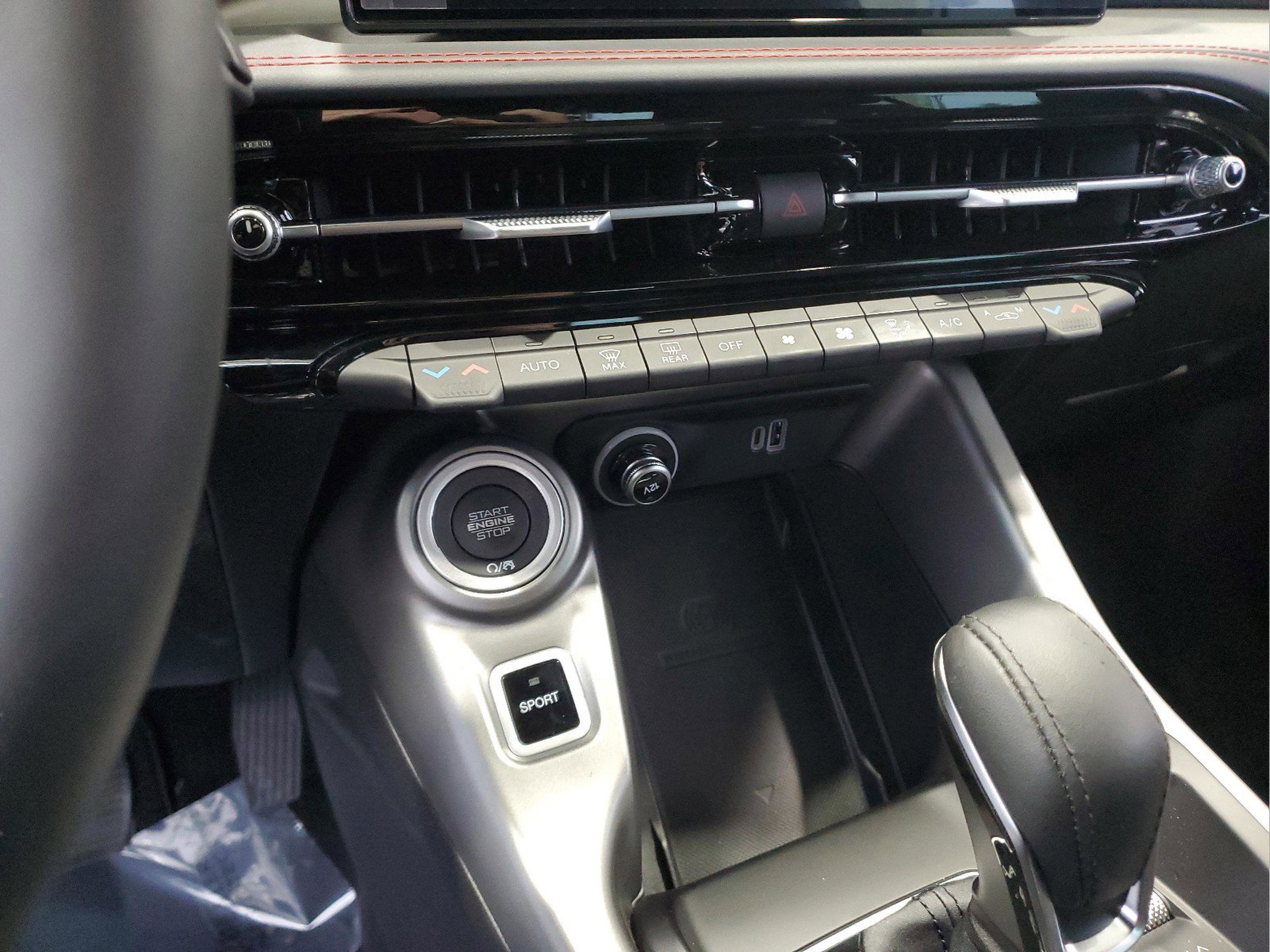 Used 2024 Dodge Hornet R/T Plus w/ Tech Pack Plus w/o Parking image 22