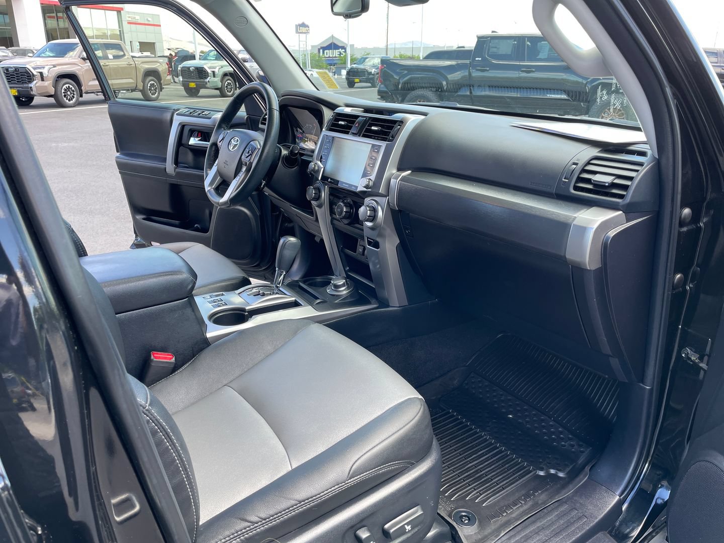 Certified 2024 Toyota 4Runner SR5 Premium w/ Moonroof Package AWD/4WD image 17