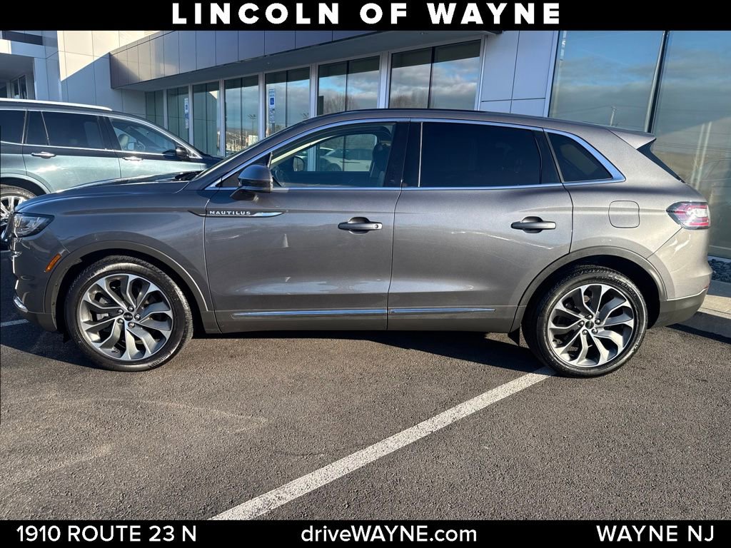 Certified 2022 Lincoln Nautilus Reserve image 2