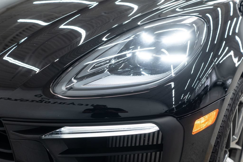 Used 2023 Porsche Macan S AWD/4WD image 42