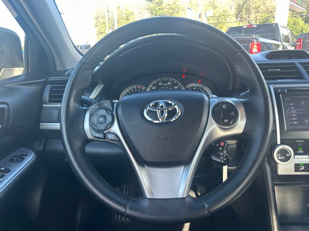Used 2014 Toyota Camry SE w/ Moonroof Package FWD image 20