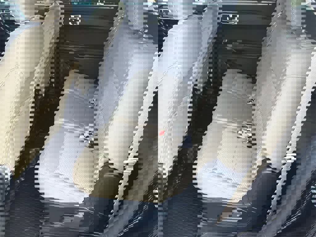 Certified 2024 Ford Explorer 2WD image 19