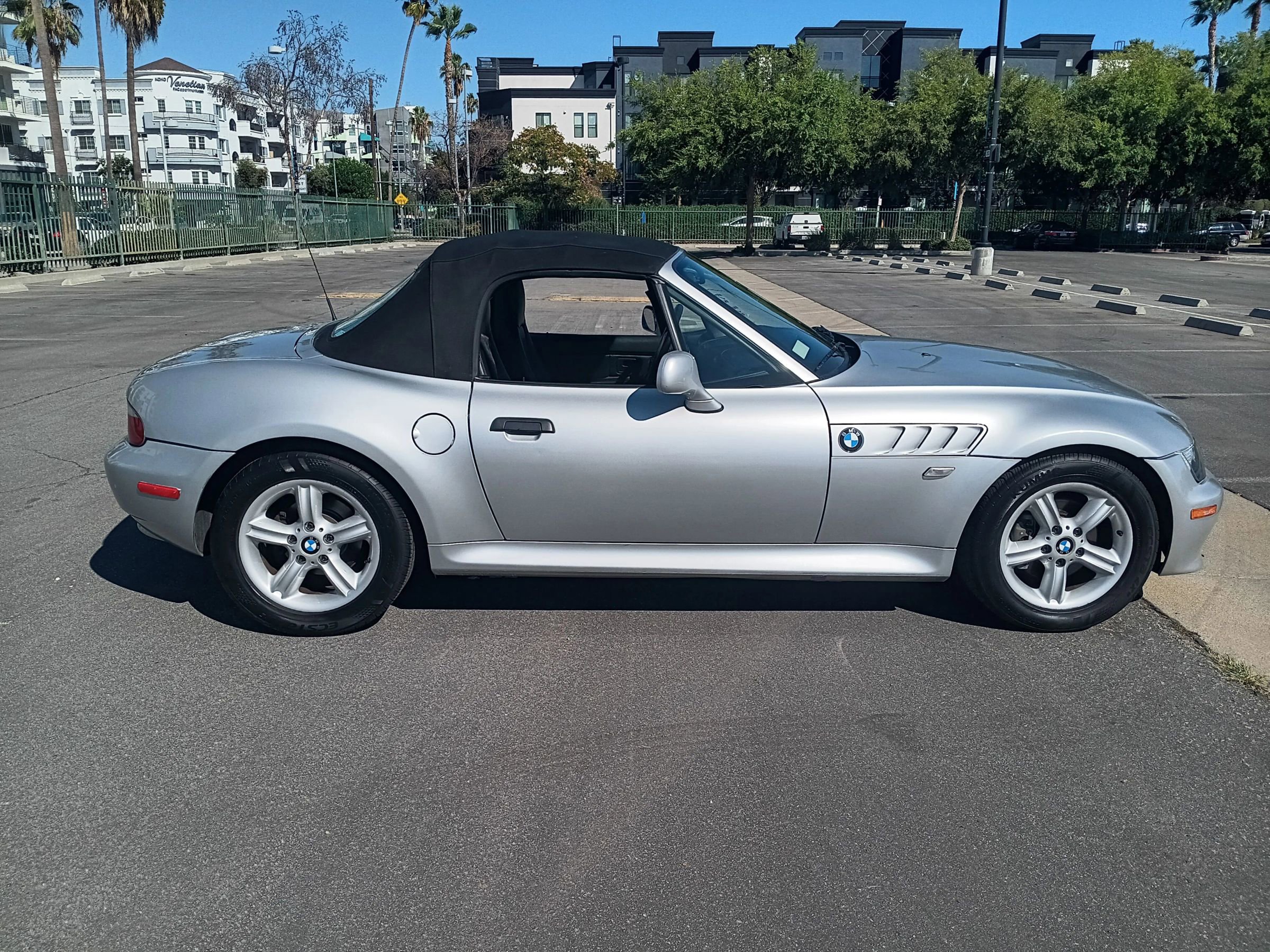 Used 2002 BMW Z3 2.5i image 4