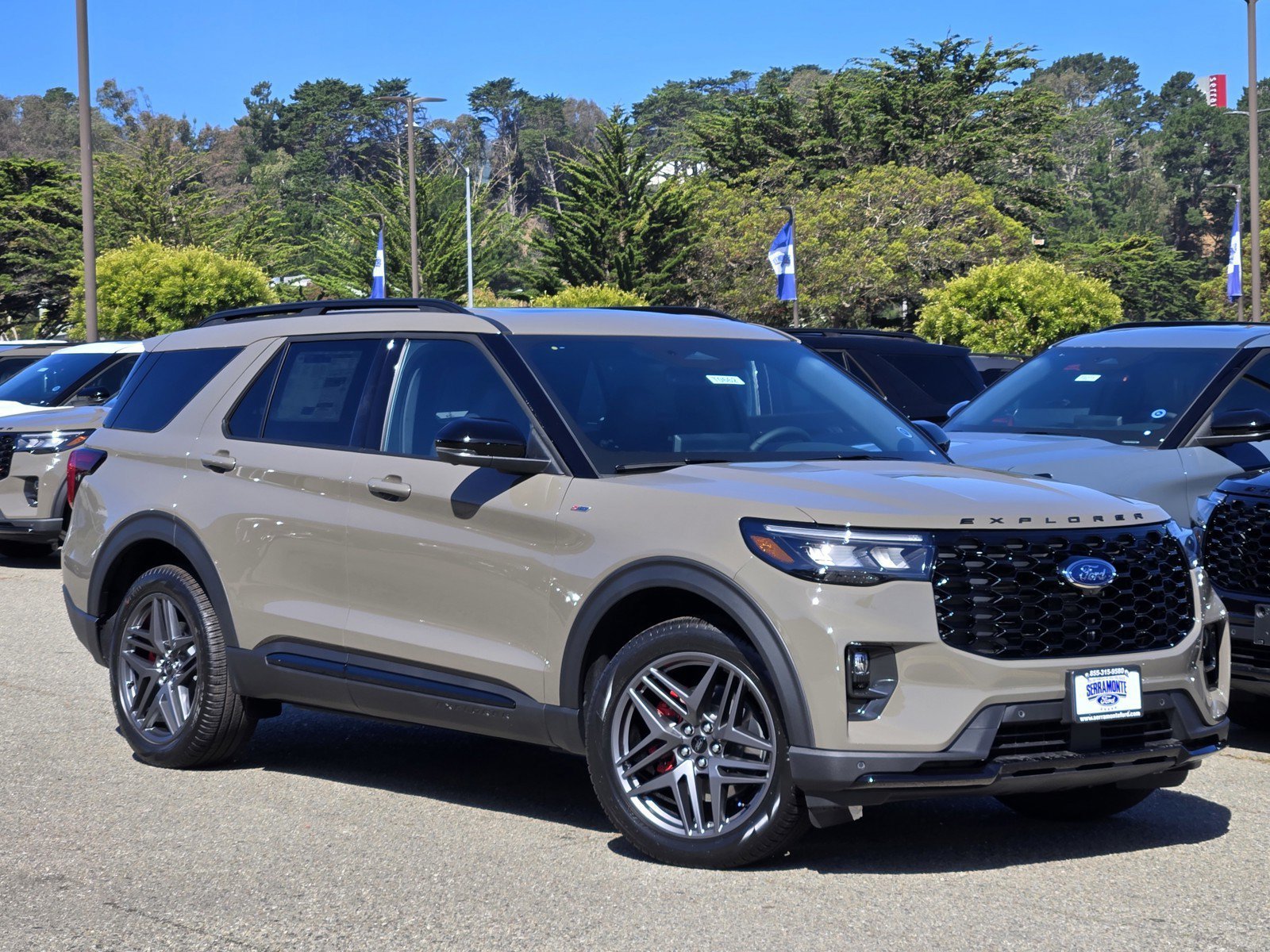 New 2026 Ford Explorer ST-Line w/ ST-Line Street Pack AWD/4WD image 12