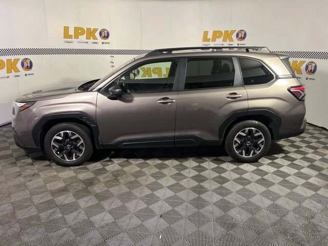 Used 2025 Subaru Forester Premium AWD/4WD image 6