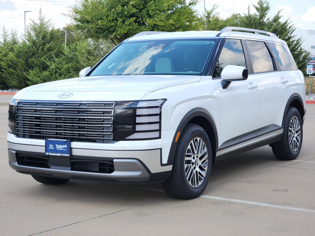 New 2027 Hyundai Palisade SEL FWD image 2