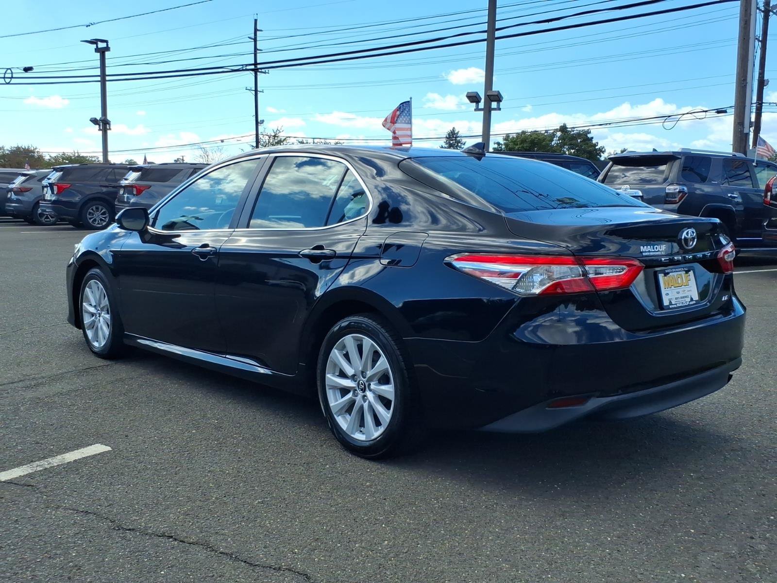 Used 2019 Toyota Camry LE FWD image 4