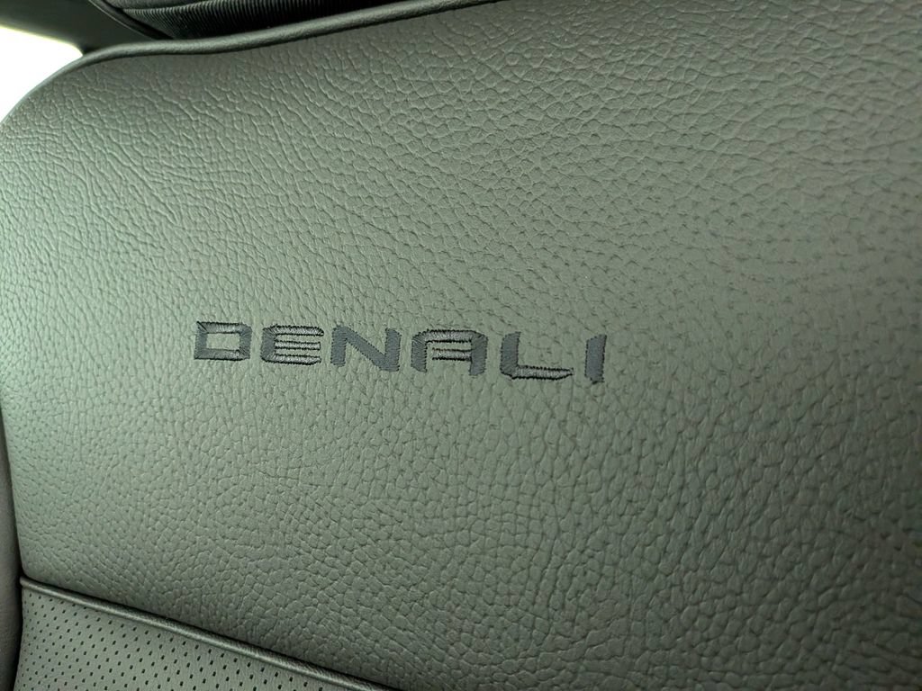 New 2026 GMC Sierra 2500 Denali w/ Denali Reserve Package AWD/4WD image 18