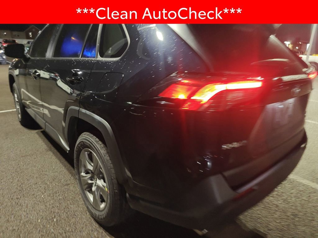 Used 2023 Toyota RAV4 XLE image 4