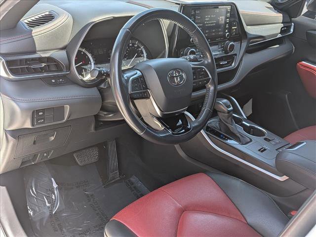 Used 2021 Toyota Highlander XSE FWD image 10