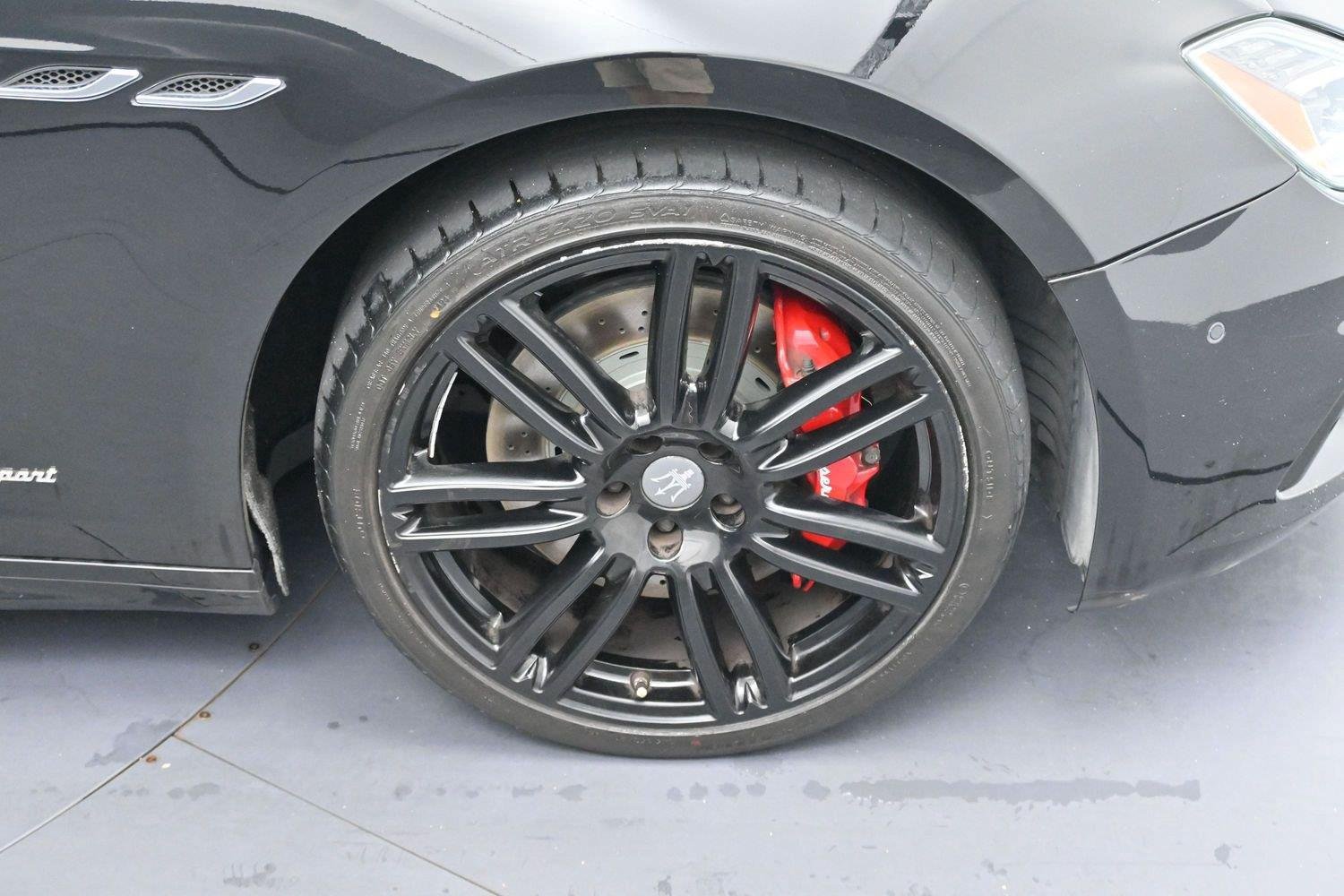 Used 2018 Maserati Ghibli S GranSport RWD image 34
