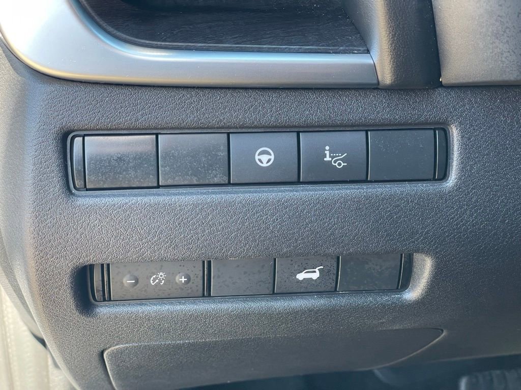 Certified 2023 Nissan Rogue Platinum w/ Platinum Premium Package AWD/4WD image 16