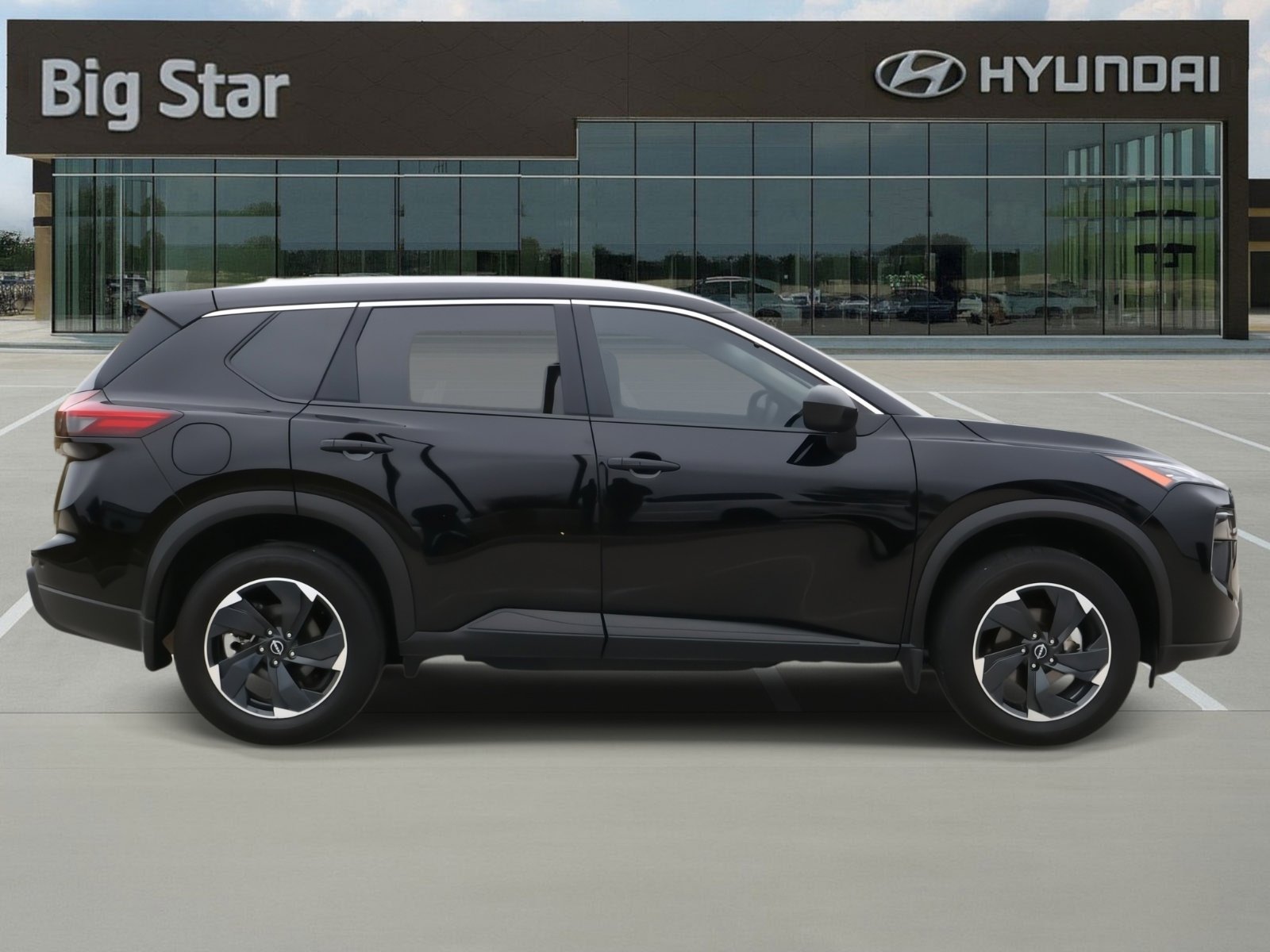 Used 2025 Nissan Rogue SV w/ SV Premium Package image 5