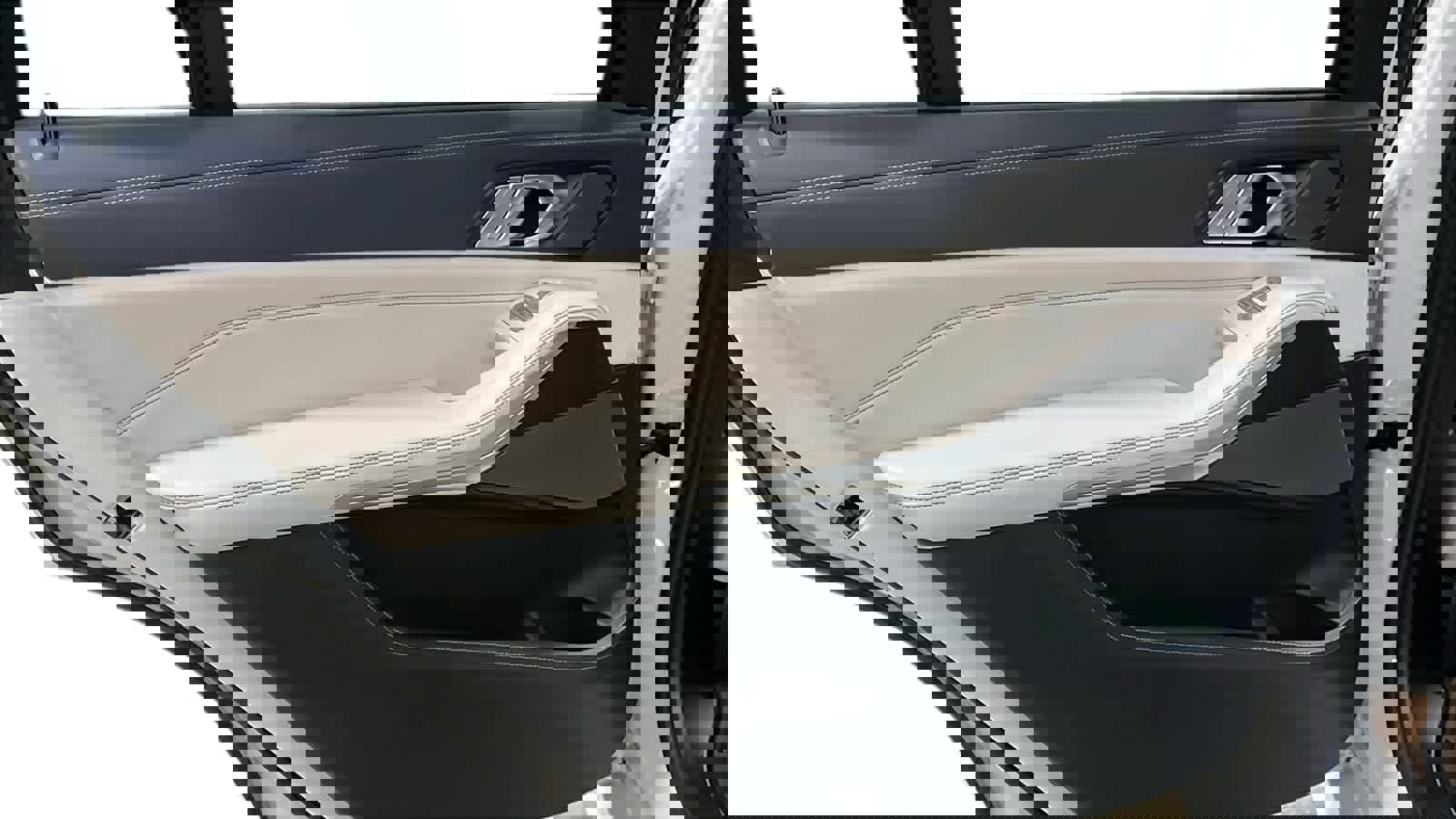 Used 2022 BMW ALPINA XB7 image 25