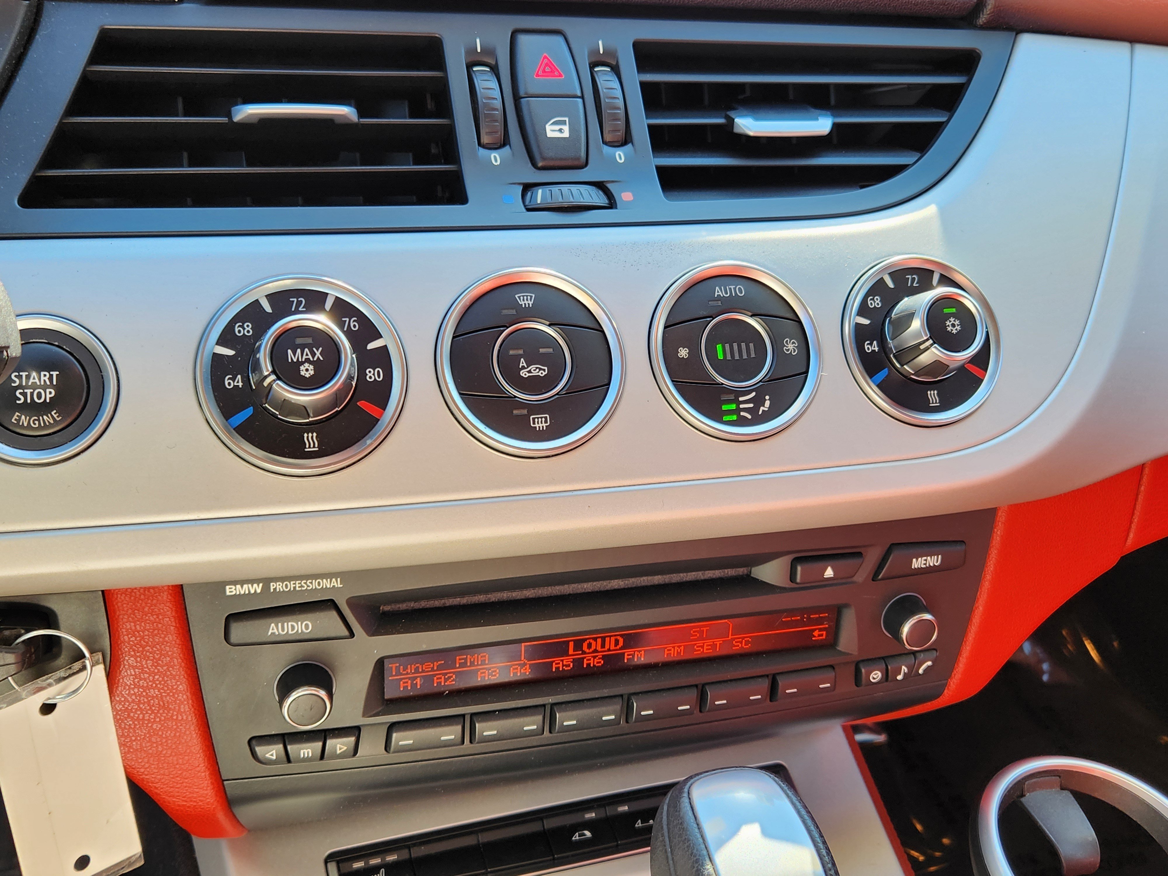 Used 2009 BMW Z4 sDrive30i RWD image 19