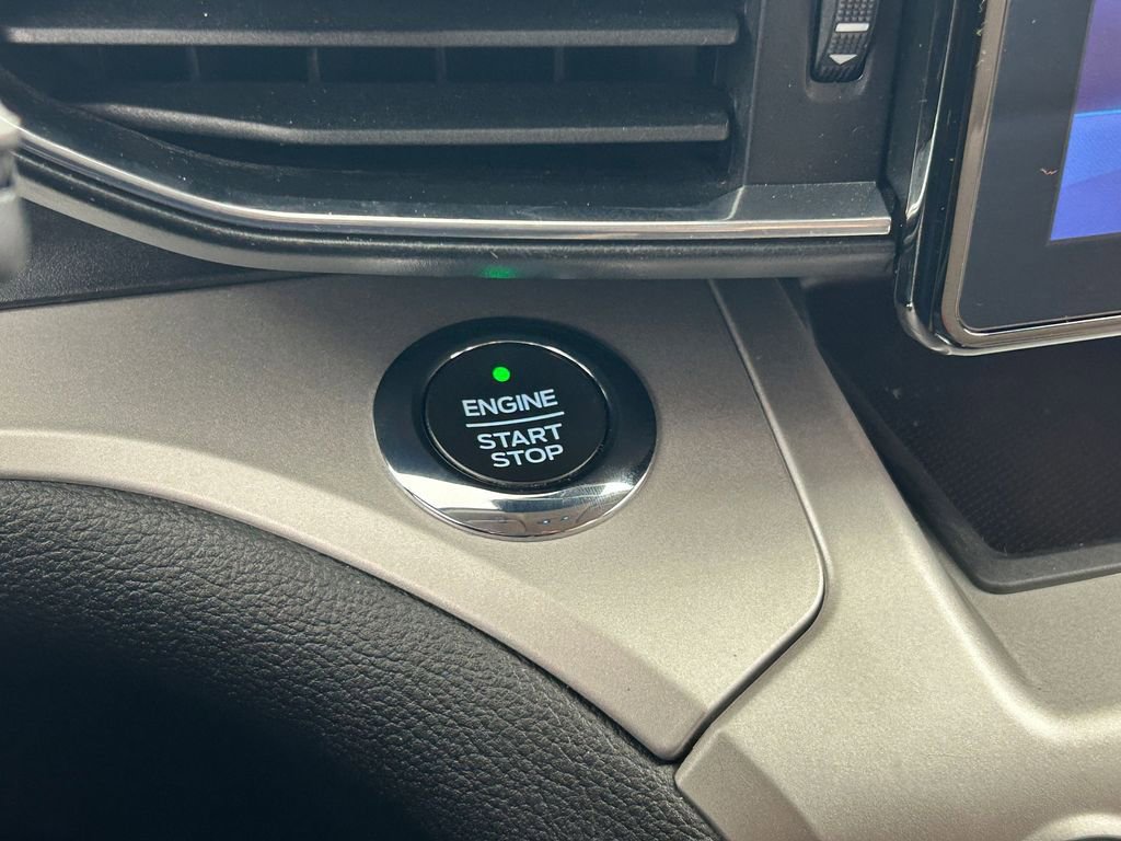 Used 2021 Ford Explorer XLT w/ Equipment Group 202A image 28