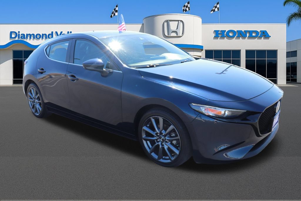 Used 2020 MAZDA MAZDA3 Hatchback FWD image 1