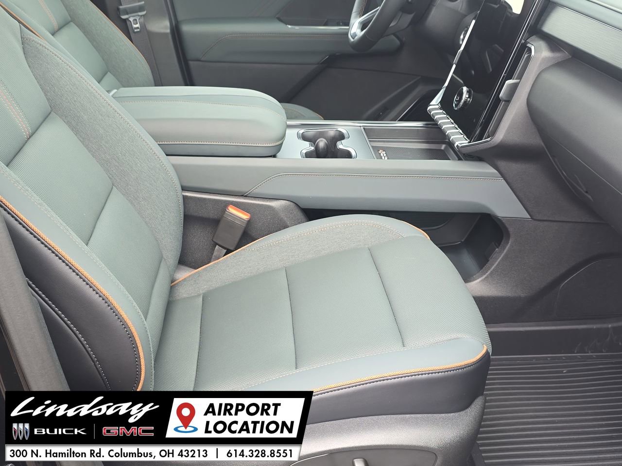 New 2026 GMC Acadia AT4 w/ Luxury Package image 30