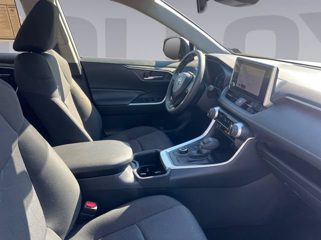 Used 2025 Toyota RAV4 XLE AWD/4WD image 17
