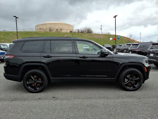 Used 2024 Jeep Grand Cherokee L Limited w/ Luxury Tech Group II image 3