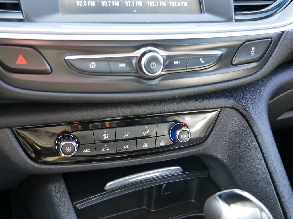 Used 2018 Buick Regal Preferred image 18