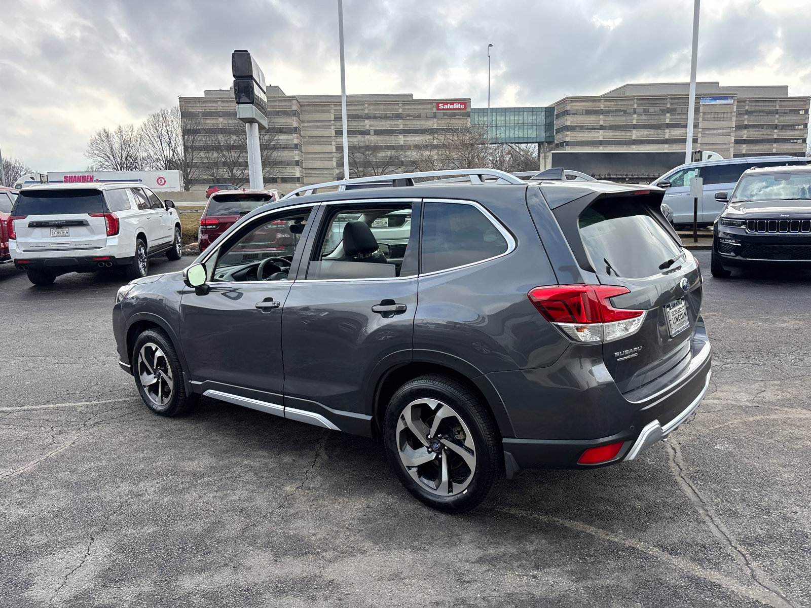 Used 2022 Subaru Forester Touring image 5