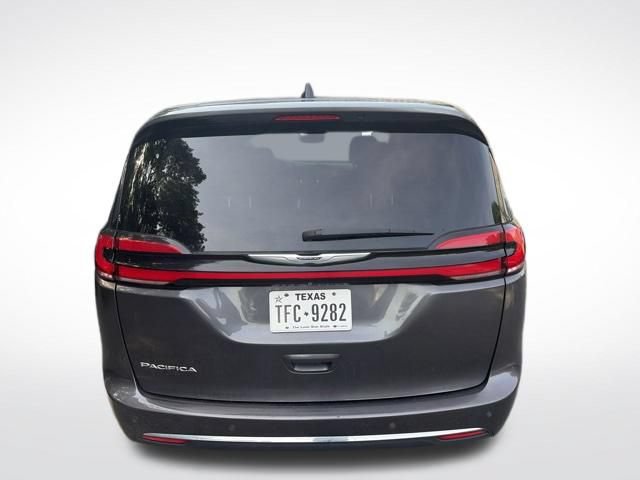 Used 2023 Chrysler Pacifica Touring-L FWD image 6