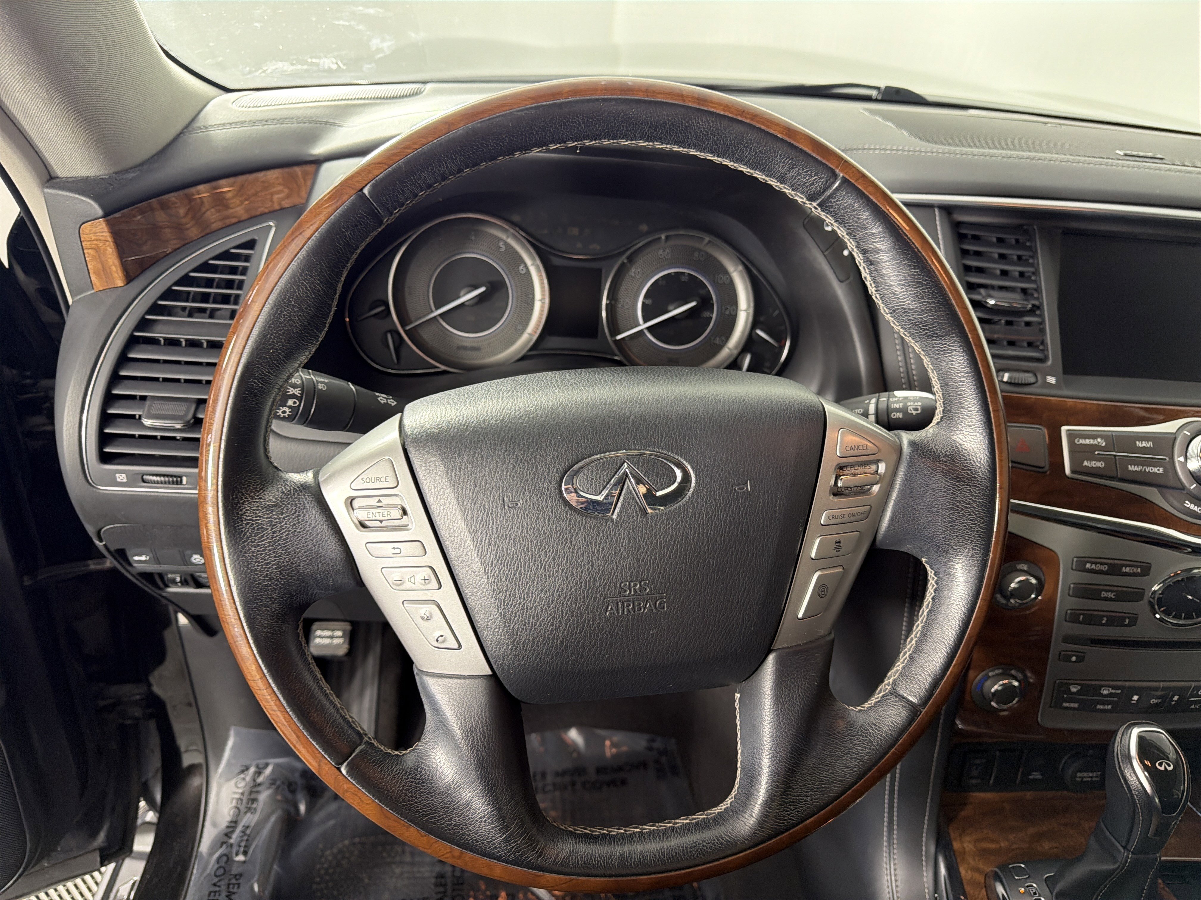 Used 2018 INFINITI QX80 4WD w/ Driver Assistance Package image 10