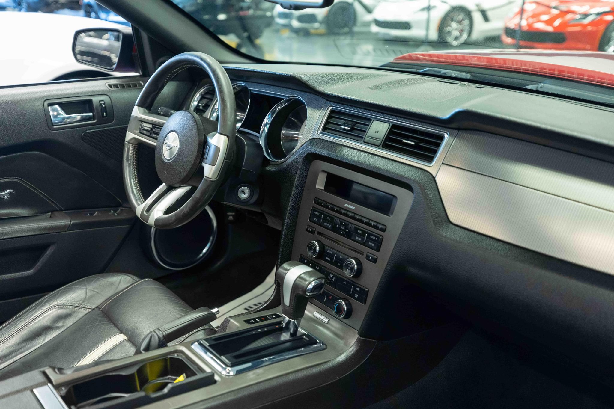 Used 2010 Ford Mustang GT RWD image 13