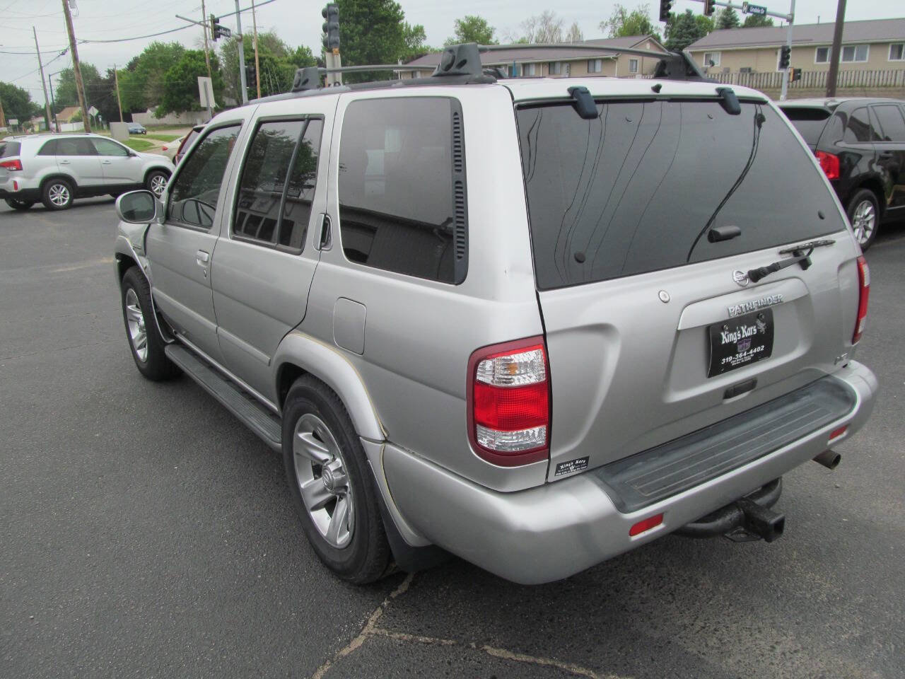Used 2004 Nissan Pathfinder LE Platinum RWD image 3