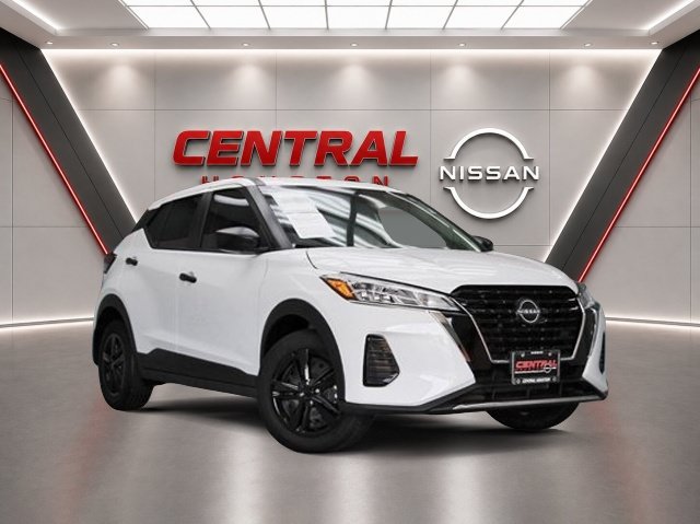 Certified 2025 Nissan Kicks Play S