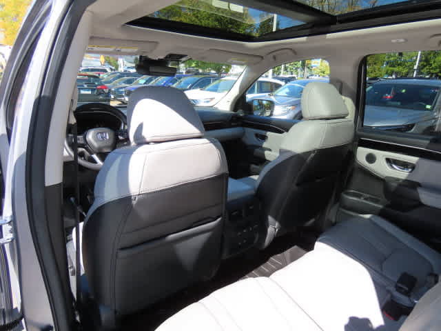 Used 2024 Honda Pilot Touring image 17
